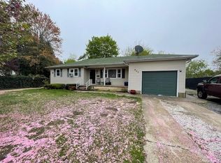 607 Osborn Ave, Riverhead, NY 11901