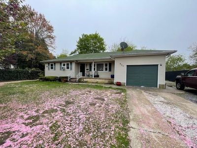 607 Osborn Avenue, Riverhead, NY, 11901