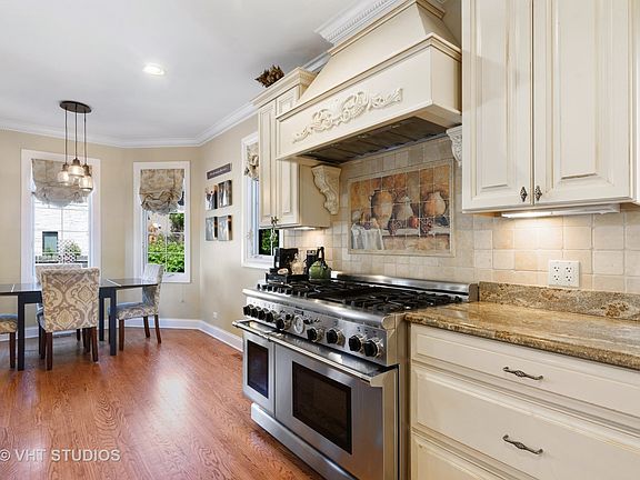 5th image of 6528 N Trumbull Ave