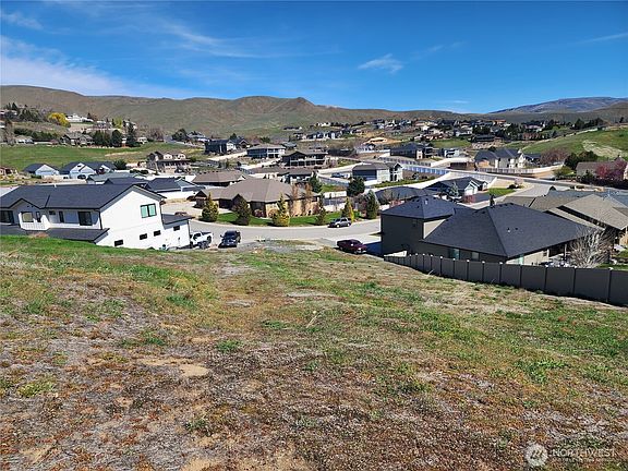 2nd image of 83 Sunny Meadows Loop