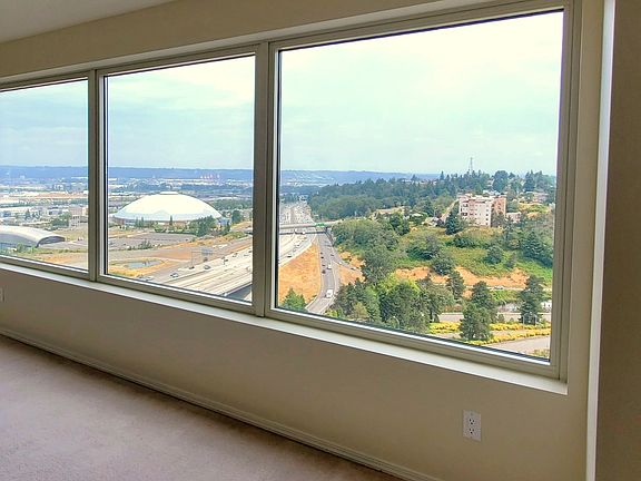 4th image of 3201 Pacific Ave Unit 1103