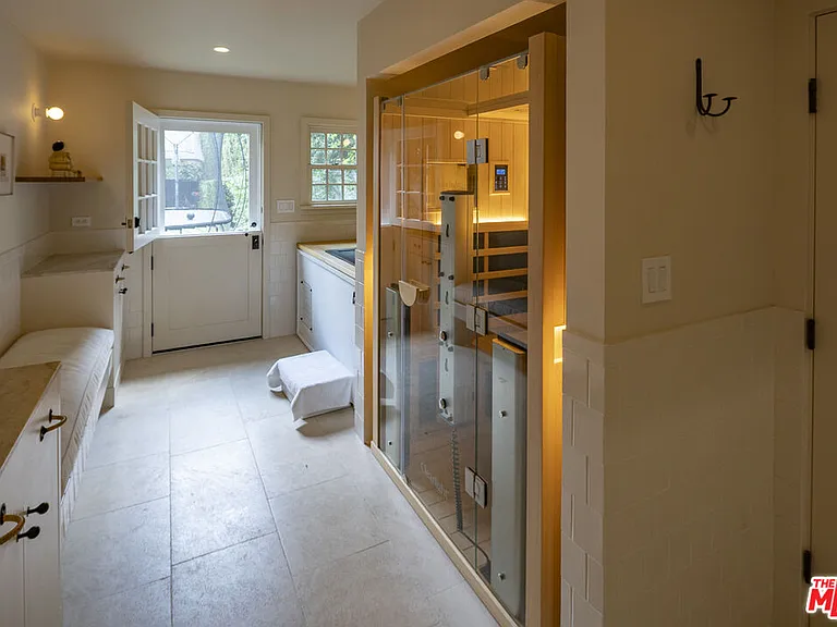 519 S Arden Blvd — Photo 13