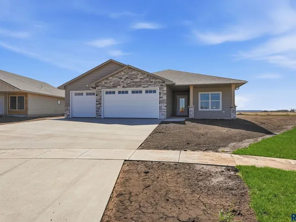 2417 E Gunnar St, Brandon, SD 57005