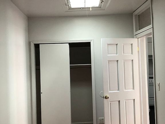 3rd image of 112 Madison St APT 5
