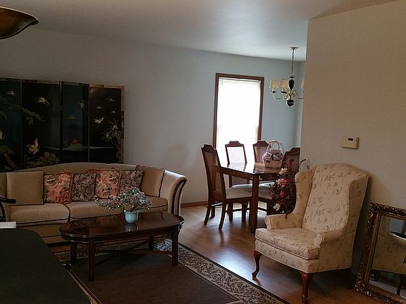 5th image of 701 Burdette Ave
