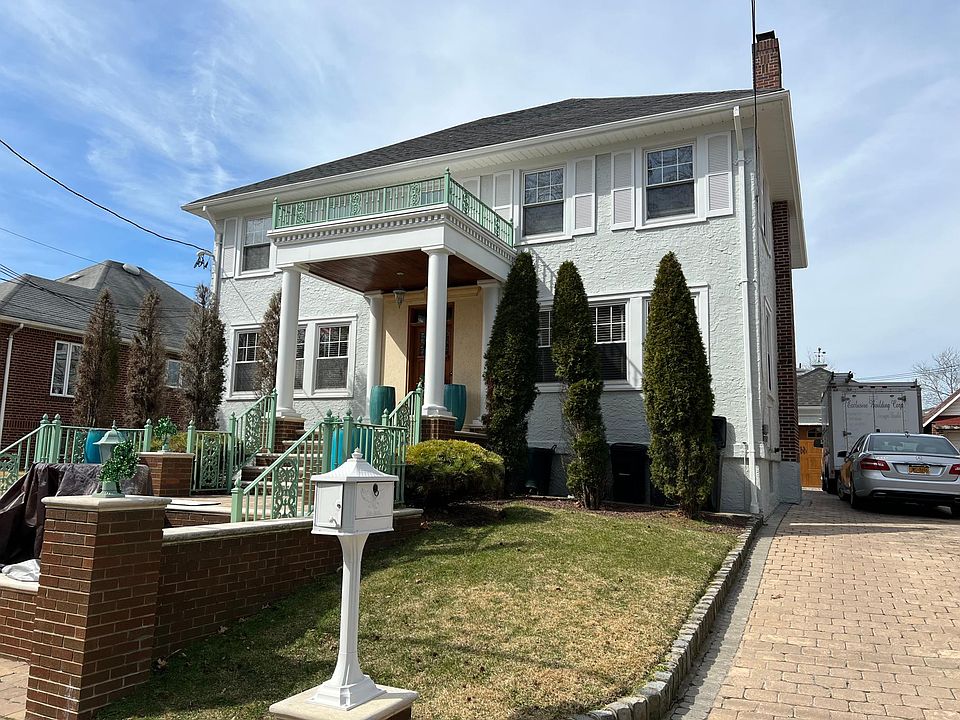 1st image of 294 Combs Ave #2
