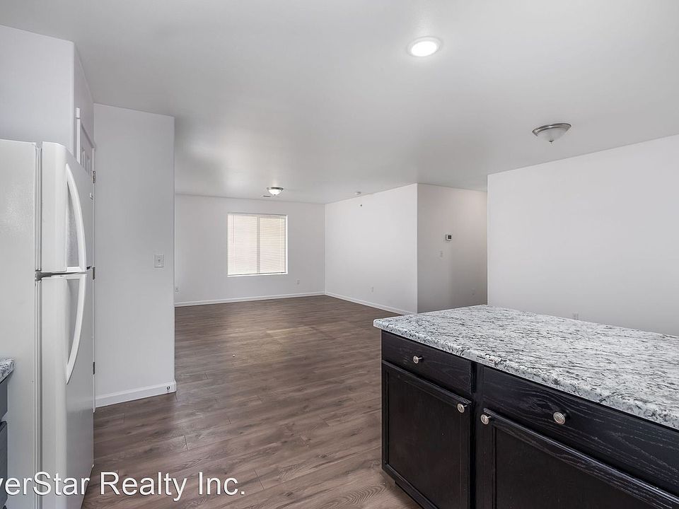 1st image of 1917 W 19th Ave #220