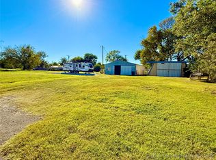 704 E 2nd Ave, Warner, OK 74469