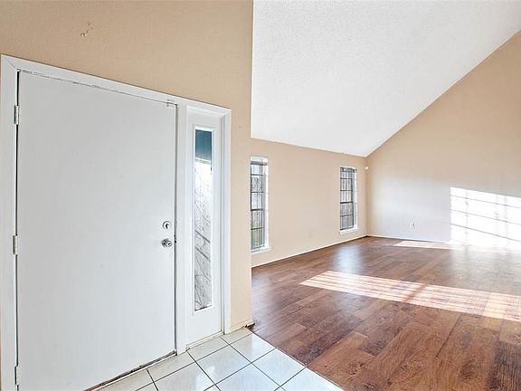 2nd image of 11326 Lovebird Ln