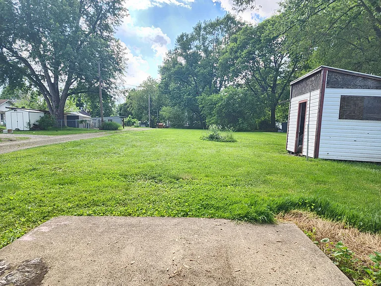 43 Decrow Ave — Photo 6