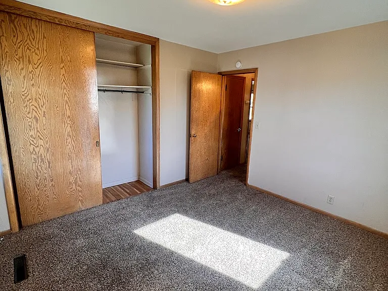 413 18th St W #3 — Photo 5
