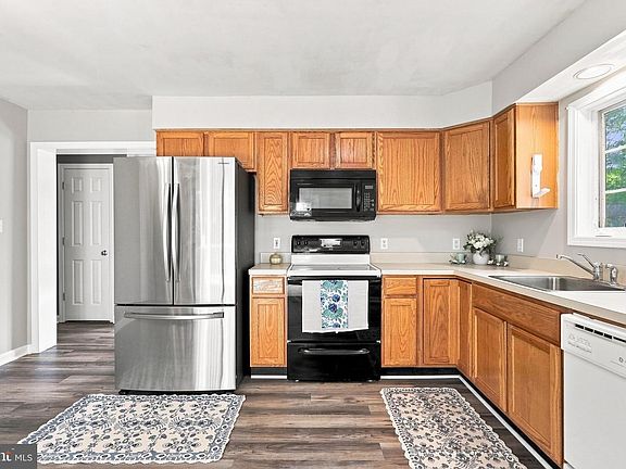 2nd image of 1519 Mallard Pl