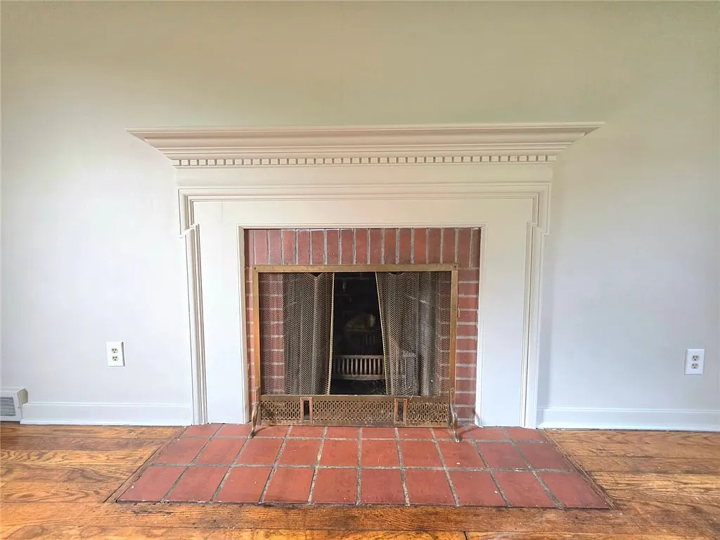 3 bed, 1160 sqft, $1,700 — Photo 3