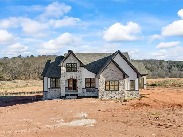 810 North Hampton, Monroe, GA 30656