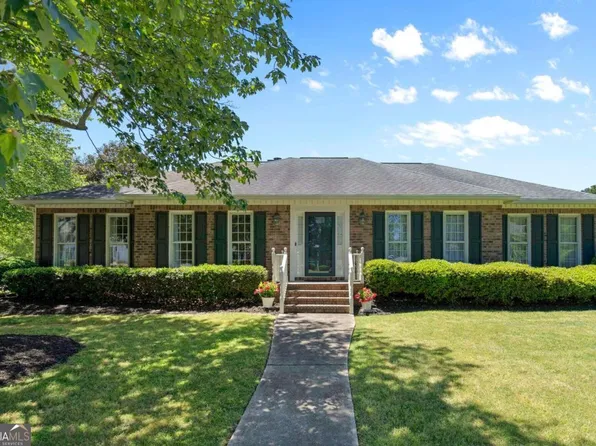 1597 Fair Oaks Ln, Snellville, GA 30078