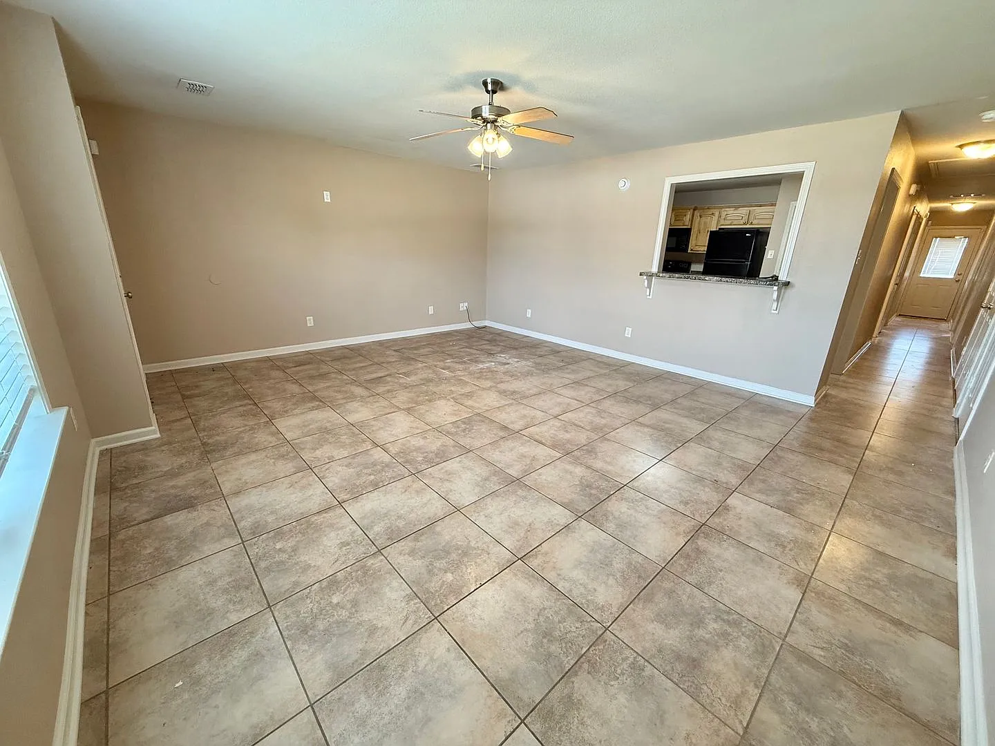 Renovated 3-bed/2-bath with garage! — Photo 4