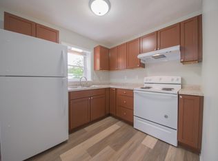 418 E Webster St #15, Benton, IL 62812