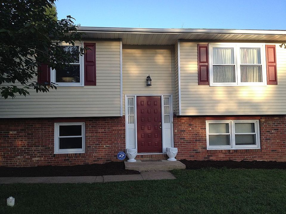 1st image of 17 Briarwood Dr