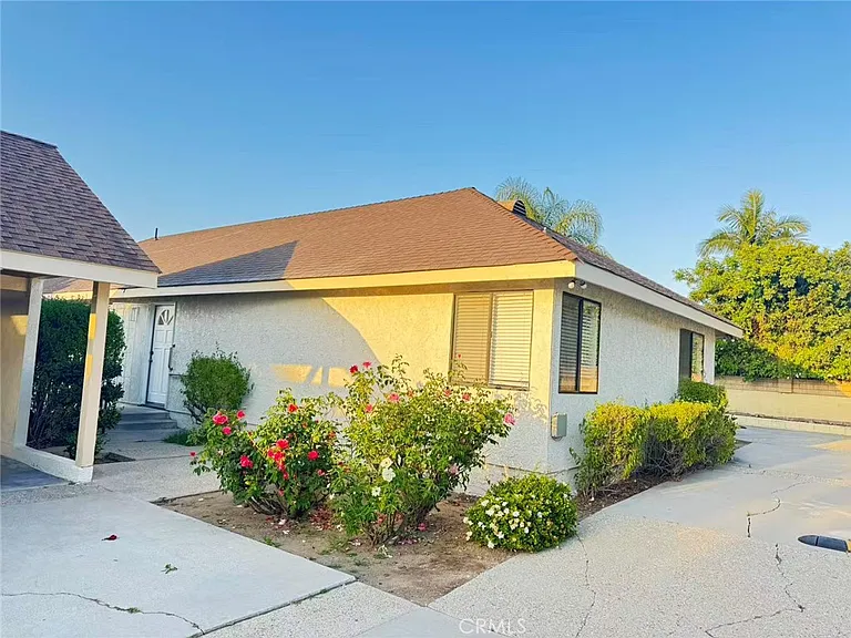 3233 E Cameron Ave — Photo 20