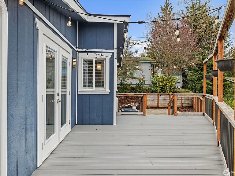 12601 NE 197th St — Photo 31