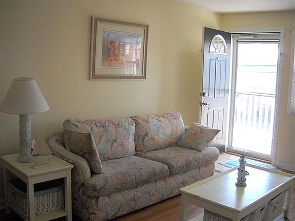 4th image of 201 18th St APT 5