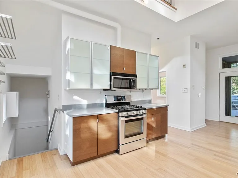 621 Otisco St — Photo 14