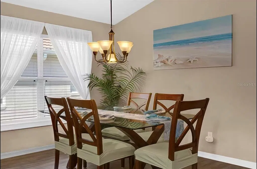 4 bed, 3.0 bath, 1940 sqft, $2,900 — Photo 4