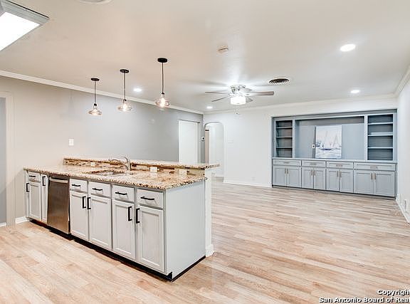 5th image of 3338 Colony Dr
