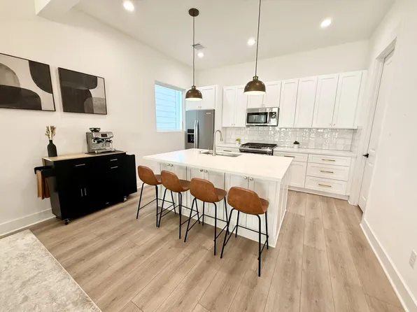 2806 Versailles Oak Ln, Houston, TX 77092