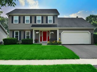 2001 Cambridge Dr, St Charles, IL 60174