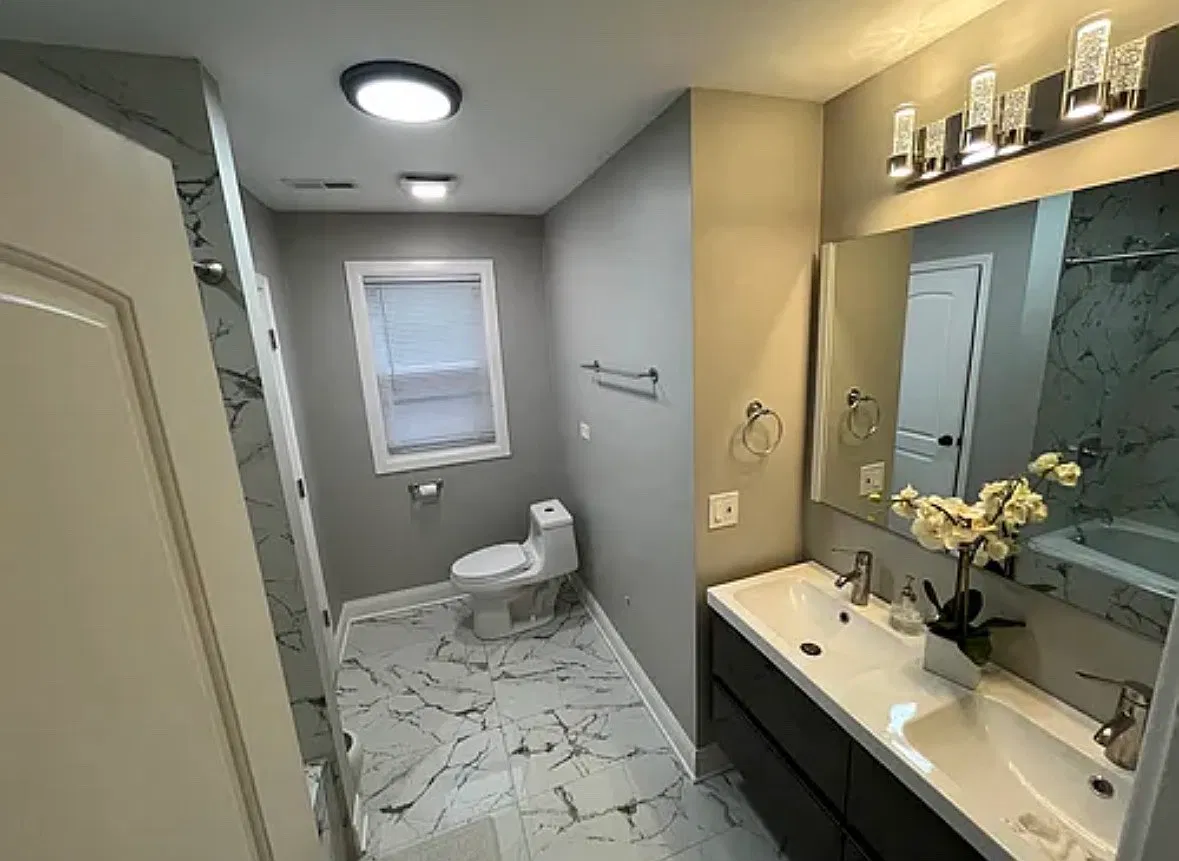 2 bed, 1.5 bath, 1800 sqft, $1,800 — Photo 1