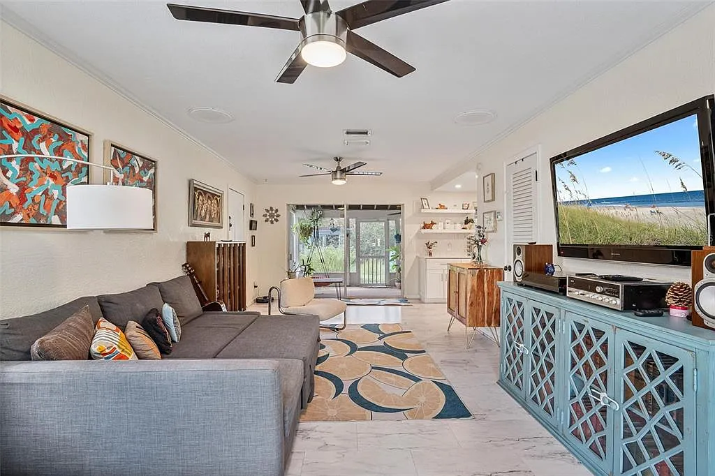 4 bed, 2.5 bath, 1998 sqft, $2,900 — Photo 4