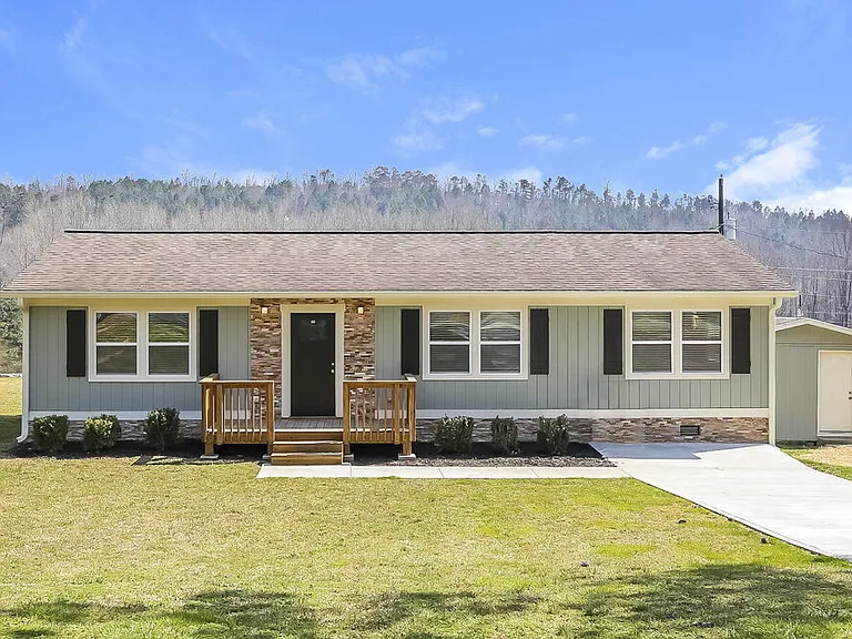 120 Old Rudy York Rd NW — Photo 1