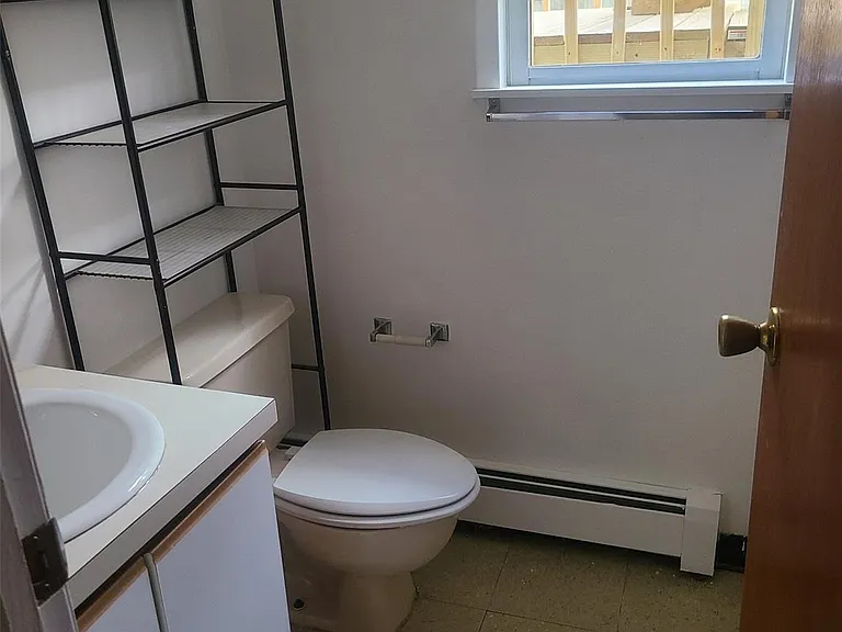 4 E Walnut St #1 — Photo 8