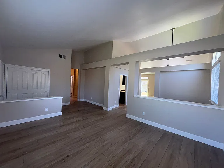 798 Shannon Dr — Photo 8