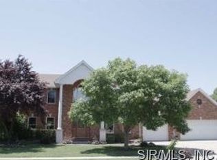 110 Pleasant Ridge Dr, Edwardsville, IL 62025