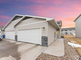 6166 S Alki Pl, Sioux Falls, SD 57108