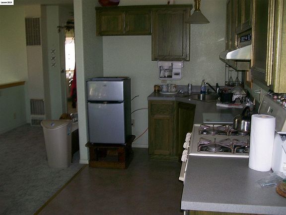 3rd image of 687-105 Acorn Way