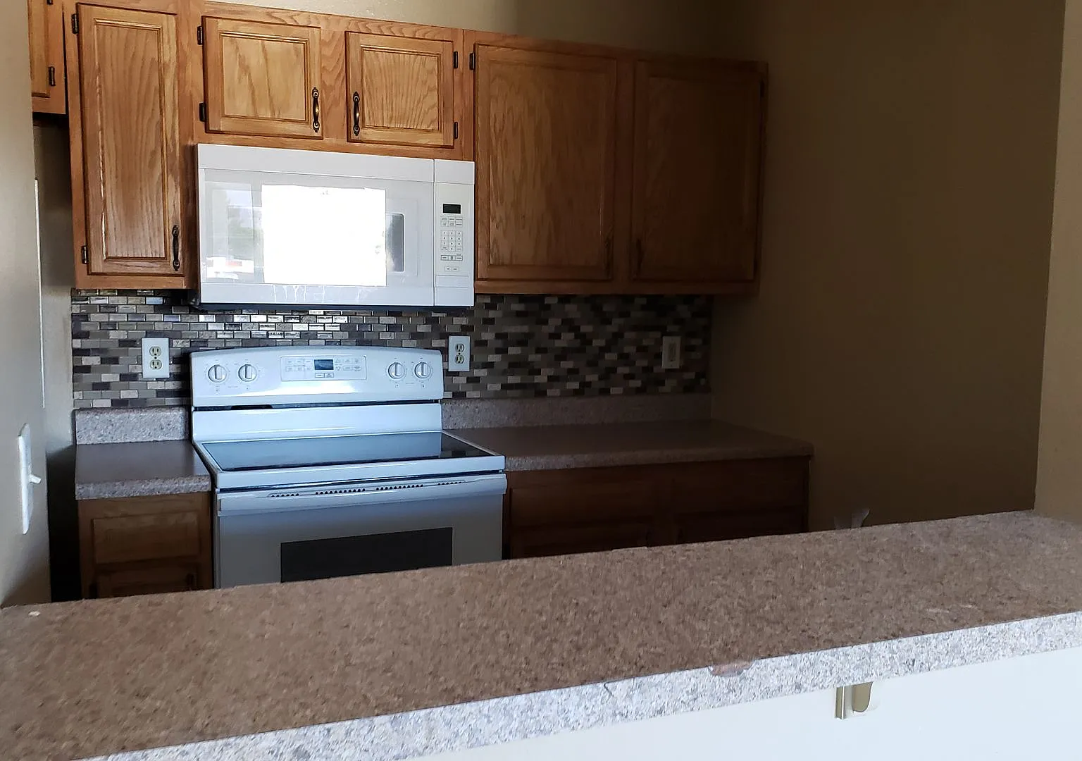 East Side Condo with views and lots of light! — Photo 4