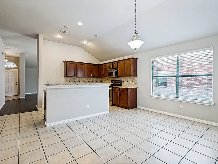3228 Guadaloupe — Photo 8