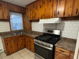 99 Orange St, Fall River, MA 02720