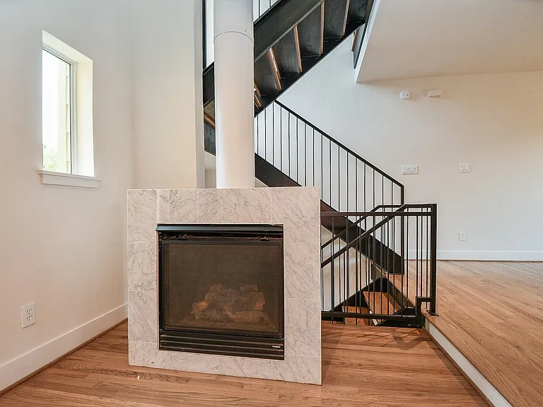 92 Dennis St #B — Photo 16
