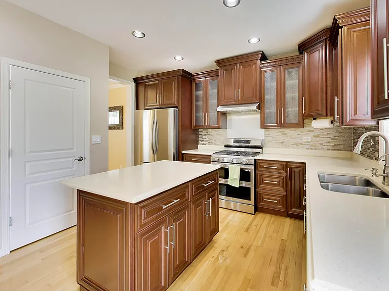 501 Tuscany Dr — Photo 9