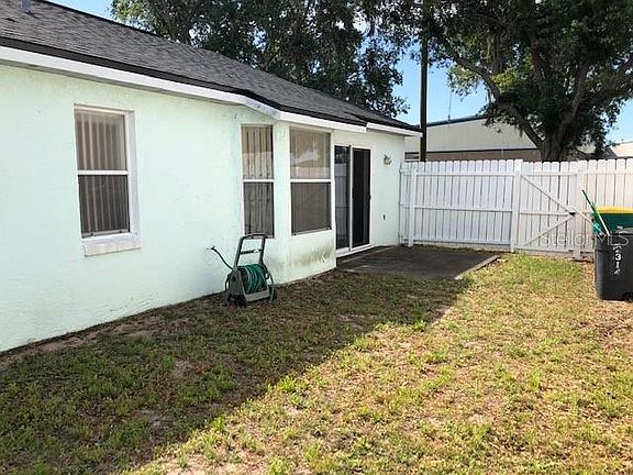 4th image of 2314 Harbor Town Dr