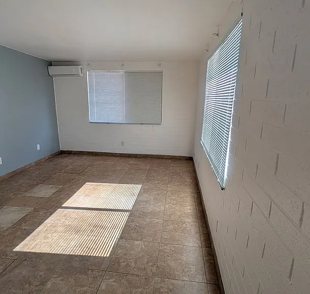 2053 N Alvernon Way — Photo 16