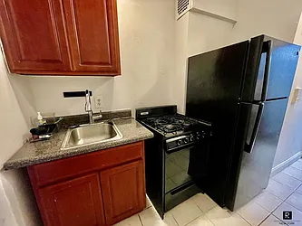 Rented by R New York