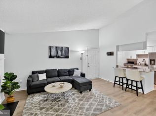 1530 Lincoln Way APT 302, Mc Lean, VA 22102