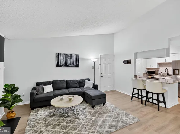 1530 Lincoln Way APT 302, Mc Lean, VA 22102