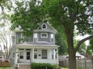 814 N 6th St, Burlington, IA 52601