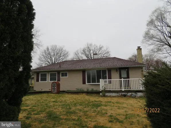 8 Estate Rd, Lumberton, NJ 08048